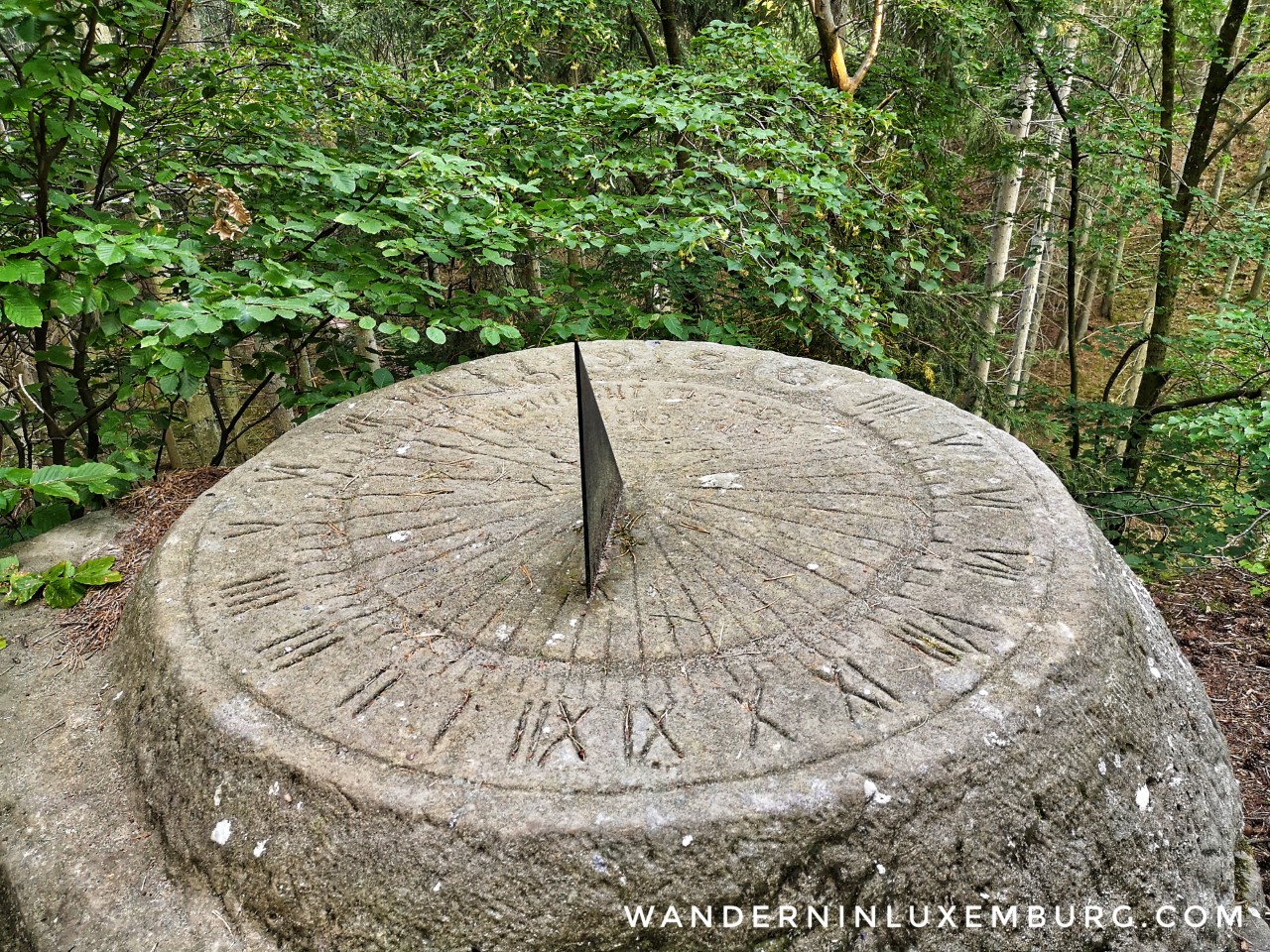 Mehr über den Artikel erfahren Altrier – Sonnenuhr Runde – 5,6km